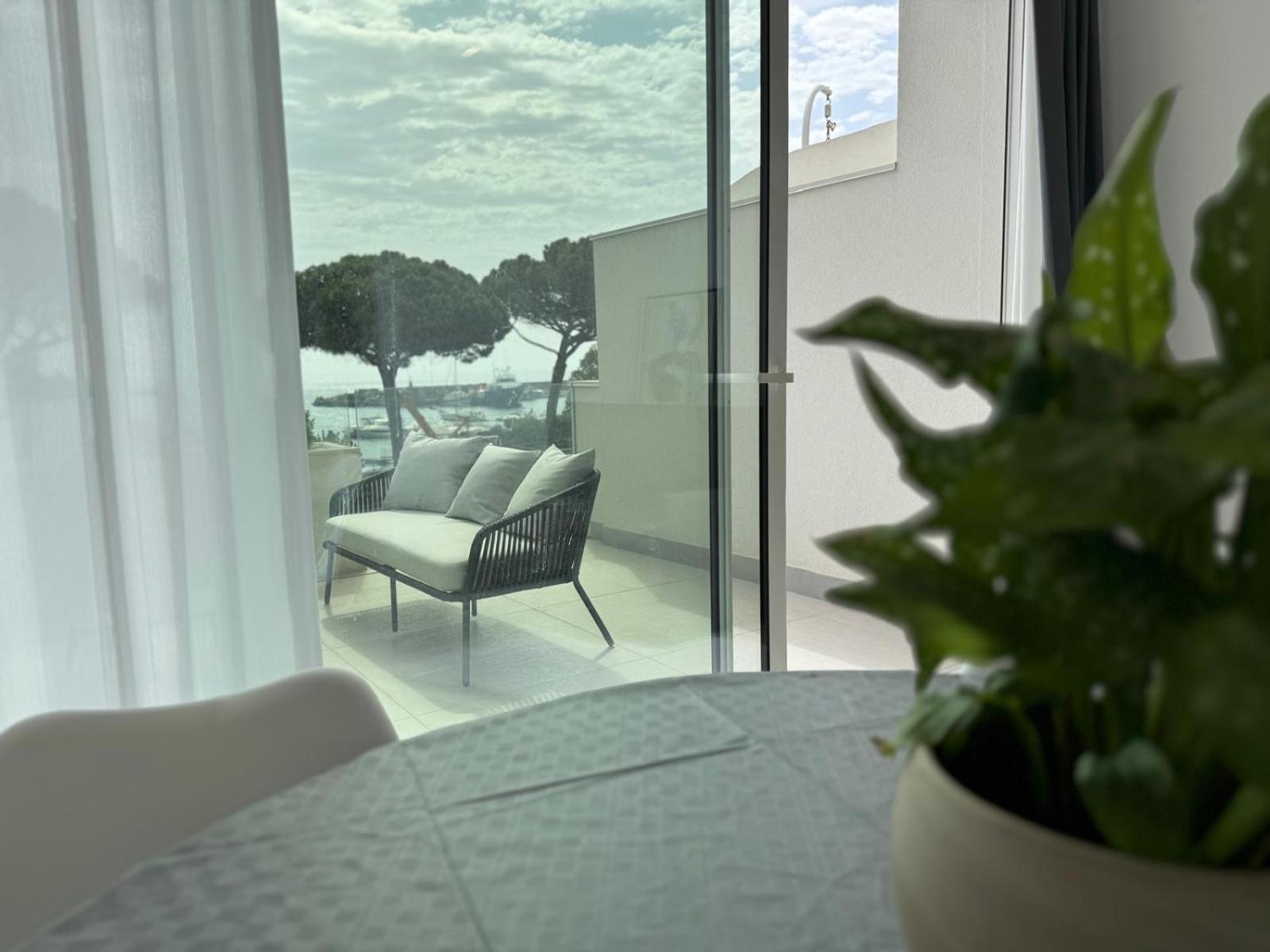 Iitana Luxury - Fronte Mare Con Vasca Idromassaggio Catania