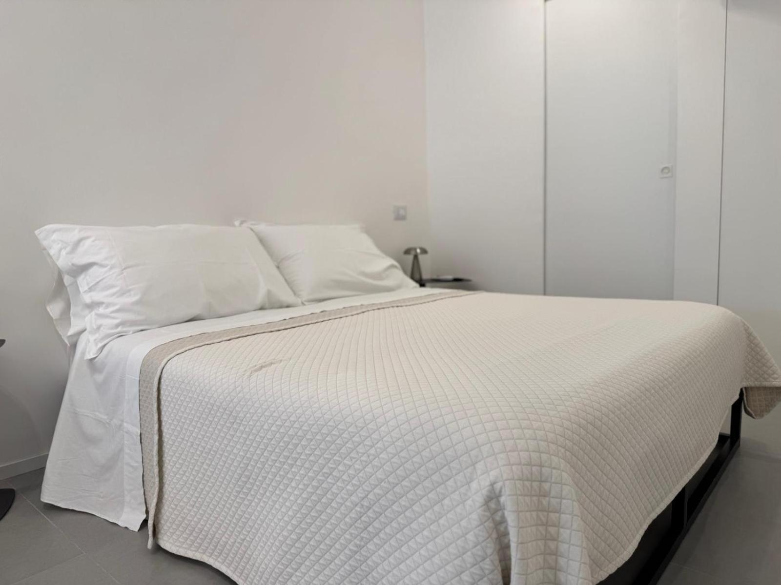 Iitana Luxury - Fronte Mare Con Vasca Idromassaggio Catane